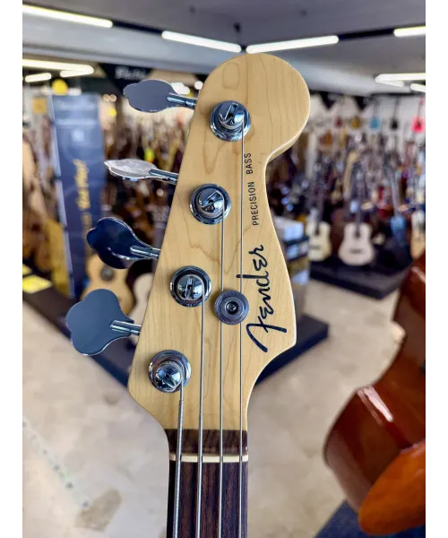 fender-American-deluxe-precision-bass