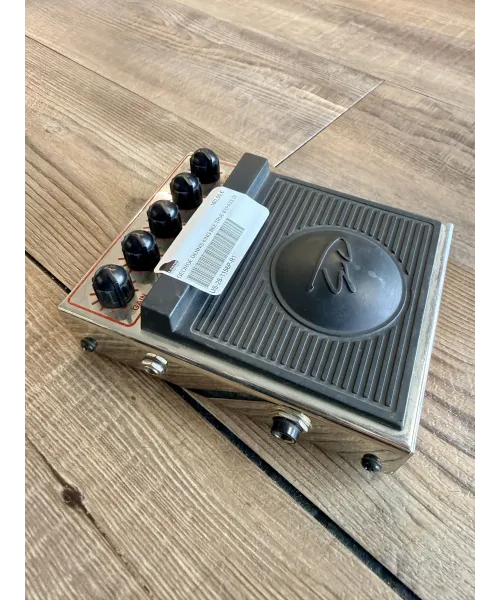 -george-dennis-king-bee-distortion