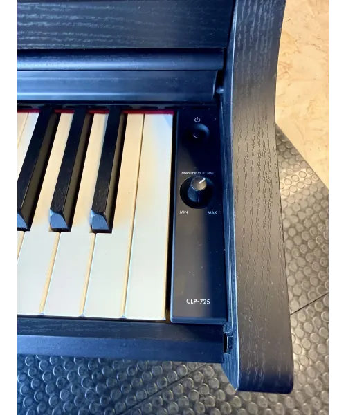 yamaha-clp-725-black