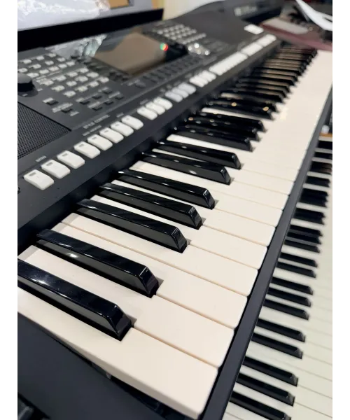 Yamaha-PSR-s975