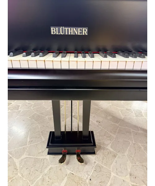 Piano Half tail Blutner black satin