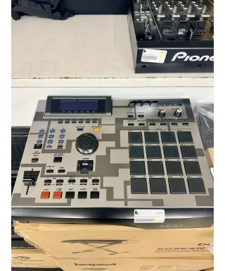 akai-mpc2000xl-se3-special-edition