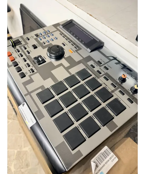 akai-mpc2000xl-se3-special-edition