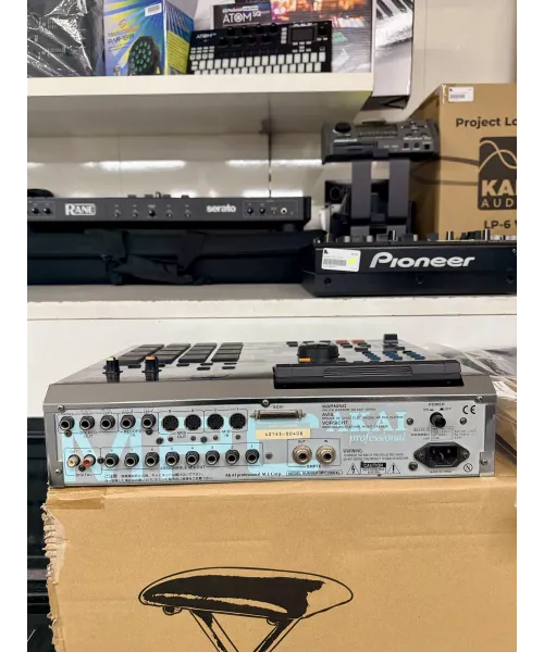 akai-mpc2000xl-se3-special-edition