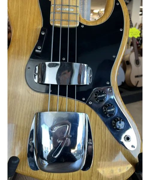 fender-jazz-bass-natural-1978-custodia