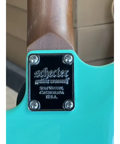 schecter-r66-kingman-hss-surf-green