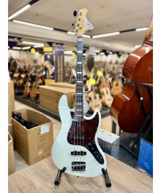 sire-Marcus-Miller-v7-White