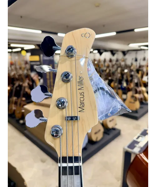 sire-Marcus-Miller-v7-White