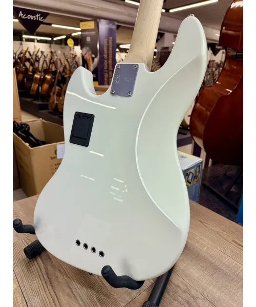 sire-Marcus-Miller-v7-White