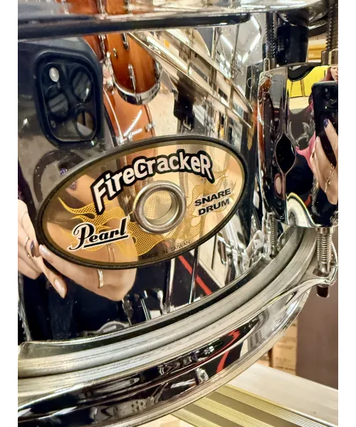 pearl-firecracker-105-sospeso