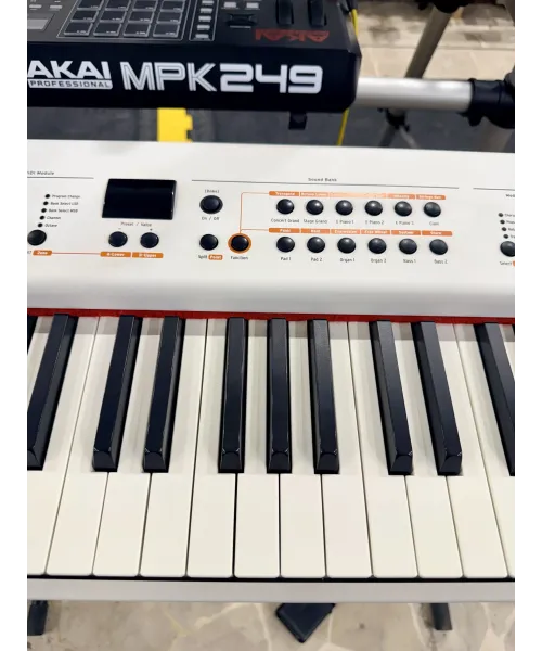 studiologic-Numa-internships-bag