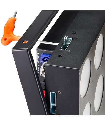 Set 4 Matrix Blinder Soundsation MTR-16-30w-COB with Flight Case